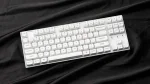 Keychron K8 Pro White QMK TKL RGB Hot-Swappable Plastic Безжична геймърска механична клавиатура с Keychron K Pro Banana суичове